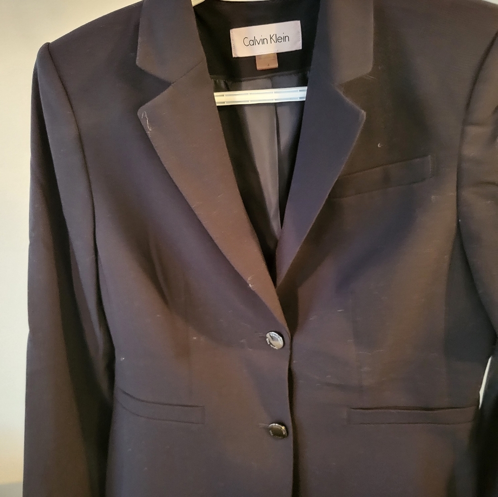 Calvin Klein Navy skirt suit size 4